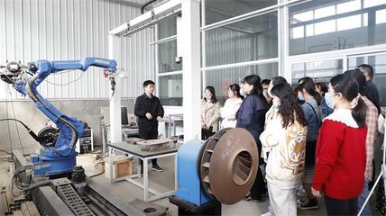 產教融合新實踐 洛陽科技職業學院師生赴清洛基地參訪研學與技術交流